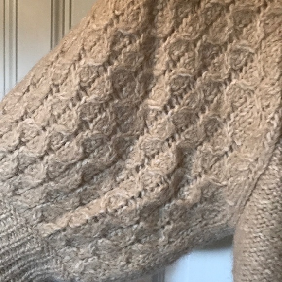 Beautiful Cream Knit Snap Close Cardigan - Picture 5 of 6